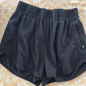Crz yoga black shorts size M 8/10 like new